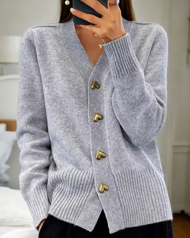 Jasmine | Elegant cardigan with heart-shaped buttons